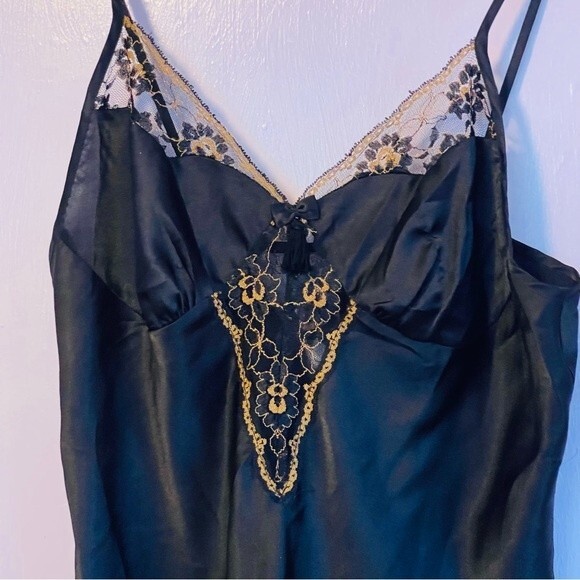 Sophia Morgan Women’s Black Bow Tassle Negligee Sz L Black and Gold - Picture 1 of 4